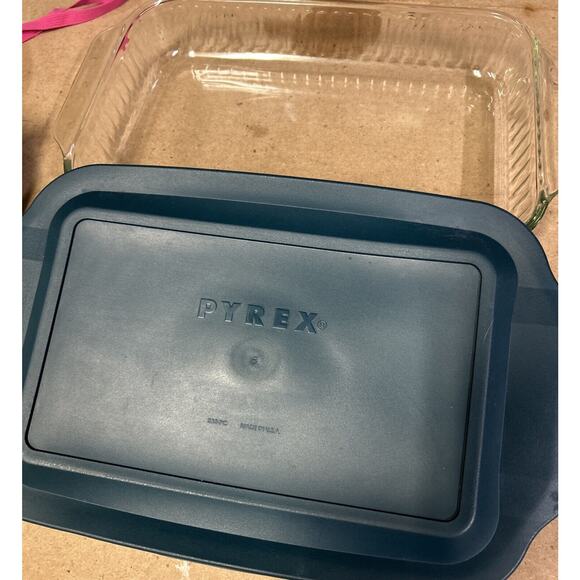 PYREX Portable Hot & Cold 3 Qt 9" x 13", Glass Bakeware Carrier Set Potluck Spcl - Picture 3 of 16